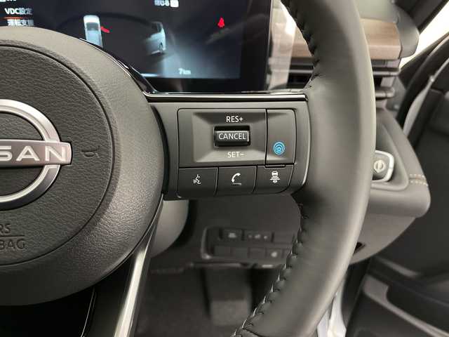 日産 セレナ e－パワー ハイウェイスター V 長野県 2025(令7)年 0.1千km 白 純正ナビ/フルセグＴＶ/Bluetooth Audio/アラウンドビューモニター/衝突被害軽減ブレーキ/レーダークルーズコントロール/オートマチックハイビーム/レーンキープアシスト/LEDヘッドライト/オートライト/両側パワースライドドア/プロパイロット/置くだけ充電/デジタルインナーミラー/ETC2.0/コーナーセンサー/スマートキー