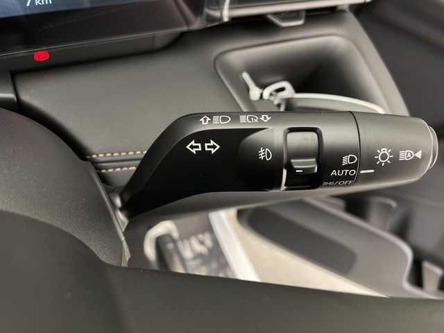 日産 セレナ e－パワー ハイウェイスター V 長野県 2025(令7)年 0.1千km 白 純正ナビ/フルセグＴＶ/Bluetooth Audio/アラウンドビューモニター/衝突被害軽減ブレーキ/レーダークルーズコントロール/オートマチックハイビーム/レーンキープアシスト/LEDヘッドライト/オートライト/両側パワースライドドア/プロパイロット/置くだけ充電/デジタルインナーミラー/ETC2.0/コーナーセンサー/スマートキー