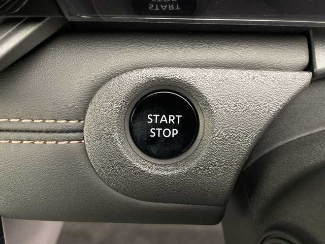 日産 セレナ e－パワー ハイウェイスター V 長野県 2025(令7)年 0.1千km 白 純正ナビ/フルセグＴＶ/Bluetooth Audio/アラウンドビューモニター/衝突被害軽減ブレーキ/レーダークルーズコントロール/オートマチックハイビーム/レーンキープアシスト/LEDヘッドライト/オートライト/両側パワースライドドア/プロパイロット/置くだけ充電/デジタルインナーミラー/ETC2.0/コーナーセンサー/スマートキー