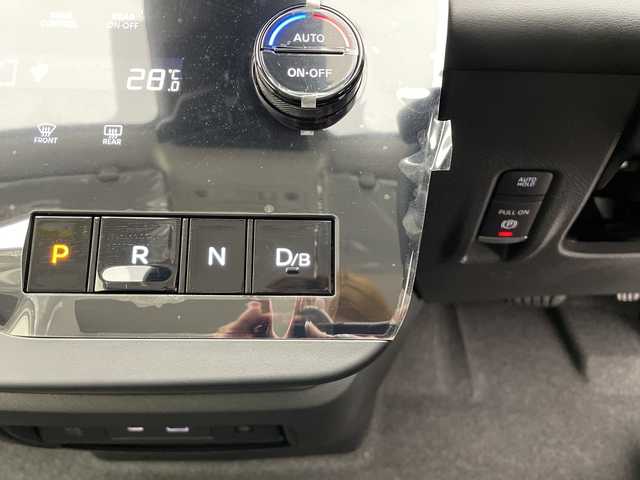 日産 セレナ e－パワー ハイウェイスター V 長野県 2025(令7)年 0.1千km 白 純正ナビ/フルセグＴＶ/Bluetooth Audio/アラウンドビューモニター/衝突被害軽減ブレーキ/レーダークルーズコントロール/オートマチックハイビーム/レーンキープアシスト/LEDヘッドライト/オートライト/両側パワースライドドア/プロパイロット/置くだけ充電/デジタルインナーミラー/ETC2.0/コーナーセンサー/スマートキー