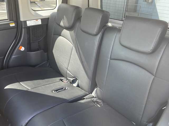 トヨタ ルーミー カスタムG－T 三重県 2023(令5)年 4.8万km パールホワイトⅢ 純正ディスプレイオーディオ/AppleCarPlay、AndroidAuto/両側パワースライドドア/全方位カメラ/衝突軽減ブレーキ/前後コーナーセンサー/前後ドライブレコーダー/追従型クルーズコントロール/純正アルミ15インチ/アイドリングストップ/シートヒーター/レザー調シートカバー/スマートキー/プッシュスタート/ビルトインETC/USB給電/オートホールド/LEDライト/フォグランプ/ウィンカーミラー/フロアマット/ドアバイザー