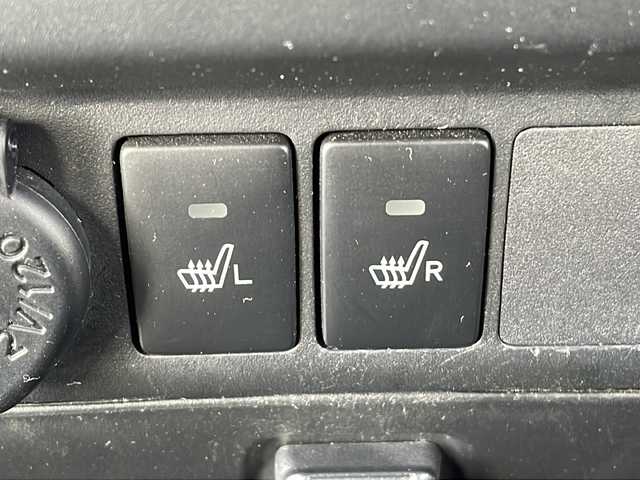 トヨタ ルーミー カスタムG－T 三重県 2023(令5)年 4.8万km パールホワイトⅢ 純正ディスプレイオーディオ/AppleCarPlay、AndroidAuto/両側パワースライドドア/全方位カメラ/衝突軽減ブレーキ/前後コーナーセンサー/前後ドライブレコーダー/追従型クルーズコントロール/純正アルミ15インチ/アイドリングストップ/シートヒーター/レザー調シートカバー/スマートキー/プッシュスタート/ビルトインETC/USB給電/オートホールド/LEDライト/フォグランプ/ウィンカーミラー/フロアマット/ドアバイザー