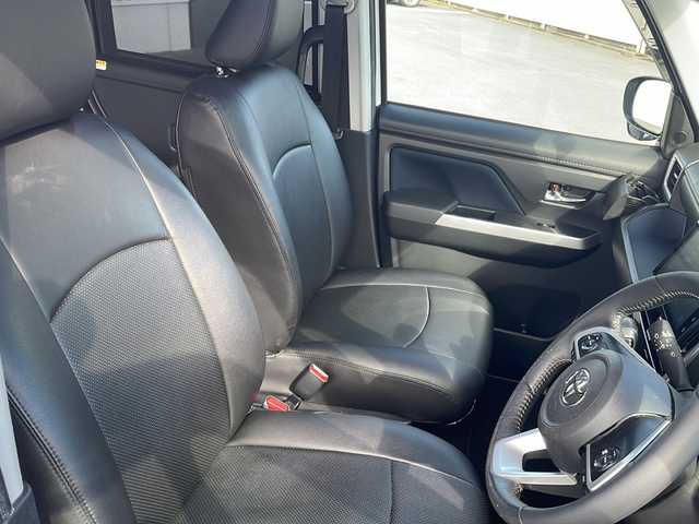 トヨタ ルーミー カスタムG－T 三重県 2023(令5)年 4.8万km パールホワイトⅢ 純正ディスプレイオーディオ/AppleCarPlay、AndroidAuto/両側パワースライドドア/全方位カメラ/衝突軽減ブレーキ/前後コーナーセンサー/前後ドライブレコーダー/追従型クルーズコントロール/純正アルミ15インチ/アイドリングストップ/シートヒーター/レザー調シートカバー/スマートキー/プッシュスタート/ビルトインETC/USB給電/オートホールド/LEDライト/フォグランプ/ウィンカーミラー/フロアマット/ドアバイザー