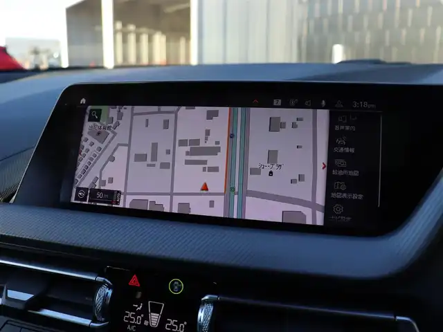 ＢＭＷ １１８ｄ Mスポーツ EDジョイ+ 宮城県 2020(令2)年 5.2万km アルピンホワイトⅢ 純正ナビ【ＢＴ／ＨＤＤ】　/ワイヤレス充電　/アダプティブクルーズコントロール　/ドライビングアシスト　/メモリー付きパワーシート　/ハーフレザーシート　/パワーバックドア　/バックカメラ　/アンビエントライト　/パーキングアシスト　/オートホールド　/純正18インチAW　/前方ドライブレコーダー　/LEDヘッドライト　/前後コーナーセンサー　/ミラー一体型ETC　/コンフォートアクセス/ブラックグリル/禁煙車