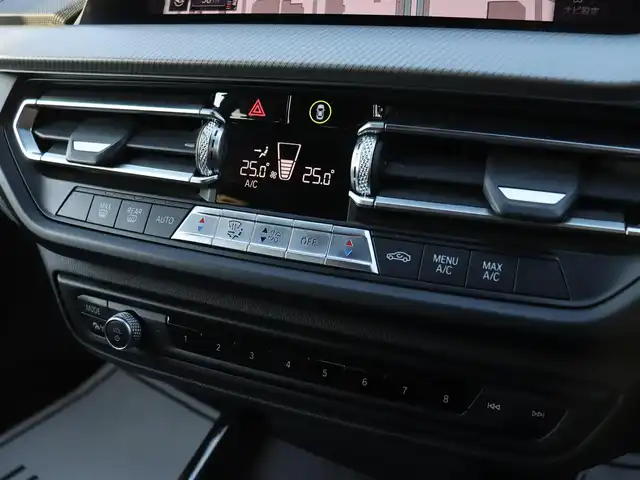 ＢＭＷ １１８ｄ Mスポーツ EDジョイ+ 宮城県 2020(令2)年 5.2万km アルピンホワイトⅢ 純正ナビ【ＢＴ／ＨＤＤ】　/ワイヤレス充電　/アダプティブクルーズコントロール　/ドライビングアシスト　/メモリー付きパワーシート　/ハーフレザーシート　/パワーバックドア　/バックカメラ　/アンビエントライト　/パーキングアシスト　/オートホールド　/純正18インチAW　/前方ドライブレコーダー　/LEDヘッドライト　/前後コーナーセンサー　/ミラー一体型ETC　/コンフォートアクセス/ブラックグリル/禁煙車