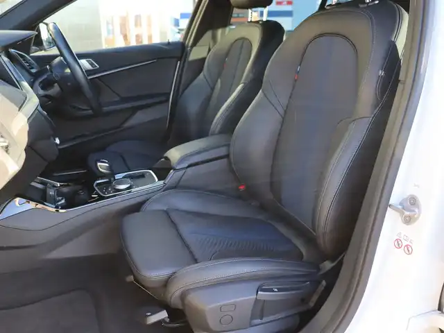 ＢＭＷ １１８ｄ Mスポーツ EDジョイ+ 宮城県 2020(令2)年 5.2万km アルピンホワイトⅢ 純正ナビ【ＢＴ／ＨＤＤ】　/ワイヤレス充電　/アダプティブクルーズコントロール　/ドライビングアシスト　/メモリー付きパワーシート　/ハーフレザーシート　/パワーバックドア　/バックカメラ　/アンビエントライト　/パーキングアシスト　/オートホールド　/純正18インチAW　/前方ドライブレコーダー　/LEDヘッドライト　/前後コーナーセンサー　/ミラー一体型ETC　/コンフォートアクセス/ブラックグリル/禁煙車