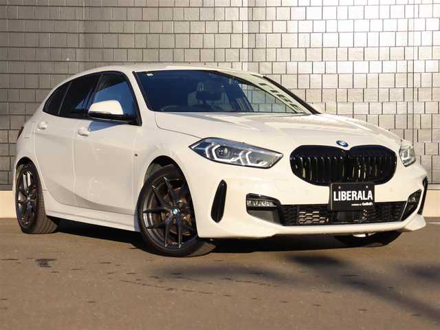 ＢＭＷ １１８ｄ Mスポーツ EDジョイ+ 宮城県 2020(令2)年 5.2万km アルピンホワイトⅢ 純正ナビ【ＢＴ／ＨＤＤ】　/ワイヤレス充電　/アダプティブクルーズコントロール　/ドライビングアシスト　/メモリー付きパワーシート　/ハーフレザーシート　/パワーバックドア　/バックカメラ　/アンビエントライト　/パーキングアシスト　/オートホールド　/純正18インチAW　/前方ドライブレコーダー　/LEDヘッドライト　/前後コーナーセンサー　/ミラー一体型ETC　/コンフォートアクセス/ブラックグリル/禁煙車
