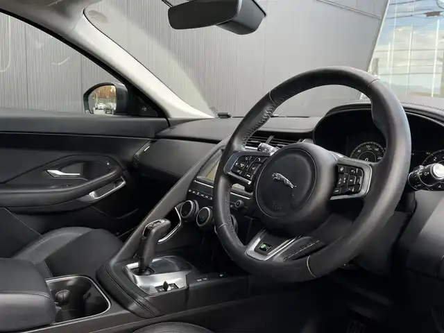 ジャガー Ｅペース R ダイナミックS 180PS 長野県 2021(令3)年 5.3万km 白 ACC/ LKA / BSM / 黒革シート / ステアリングヒーター / 純正ナビ / 360°カメラ / TV / AppleCarPlay/ AndroidAuto / LEDヘッドライト / パワーシート / シートヒーター / パワーバックドア / パークセンサー / ドライブレコーダー / ETC2.0 / パドルシフト