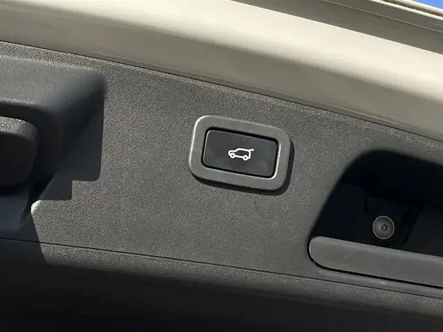 ジャガー Ｅペース R ダイナミックS 180PS 長野県 2021(令3)年 5.3万km 白 ACC/ LKA / BSM / 黒革シート / ステアリングヒーター / 純正ナビ / 360°カメラ / TV / AppleCarPlay/ AndroidAuto / LEDヘッドライト / パワーシート / シートヒーター / パワーバックドア / パークセンサー / ドライブレコーダー / ETC2.0 / パドルシフト