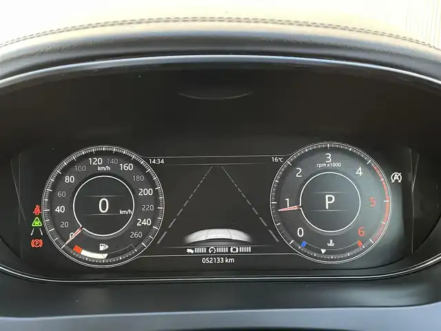 ジャガー Ｅペース R ダイナミックS 180PS 長野県 2021(令3)年 5.3万km 白 ACC/ LKA / BSM / 黒革シート / ステアリングヒーター / 純正ナビ / 360°カメラ / TV / AppleCarPlay/ AndroidAuto / LEDヘッドライト / パワーシート / シートヒーター / パワーバックドア / パークセンサー / ドライブレコーダー / ETC2.0 / パドルシフト