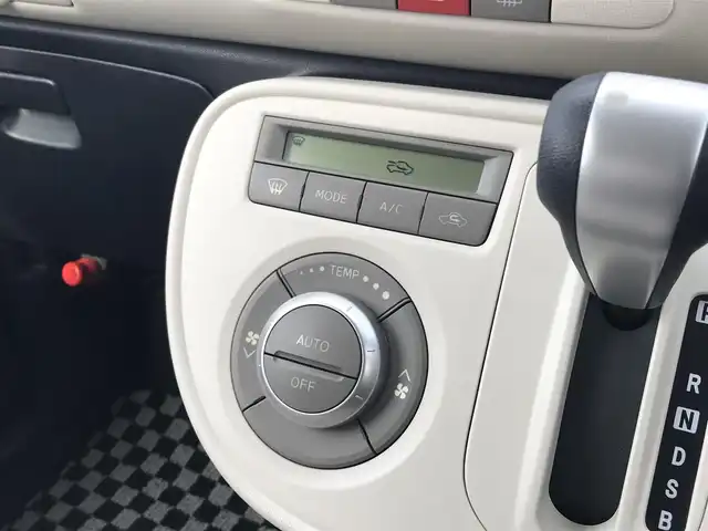 ダイハツ ミラ ココア X 鳥取県 2013(平25)年 9.4万km パールホワイトⅢ ４・W・D/純正CDオーディオ/AM/FM/AUX/アイドリングストップ/電動格納ミラー/ハロゲンヘットライト/純正ホイールキャップ/オートエアコン/ベンチシート/フロアマット/ドアバイザー/スマートキー/スペアキー