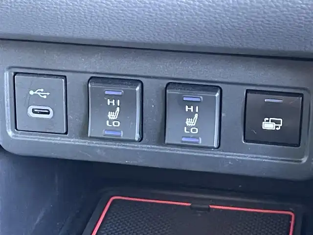 トヨタ カローラ クロス ハイブリッド Z 滋賀県 2023(令5)年 3.1万km プラチナホワイトパールマイカ 純正10.5インチナビ/【Bluetooth/USB/Miracast/フルセグTV】/ハーフレザーシート/バックカメラ/追従クルーズコントロール/プリクラッシュセーフティ/レーンディパーチャーアラート/プロアクティブドライビングアシスト/ブラインドスポットモニター/安心降車アシスト/ロードサインアシスト/LEDヘッドライト/オートマチックハイビーム/クリアランスソナー/前後ドライブレコーダー/D席パワーシート/D/Nシートヒーター/ビルトインETC2.0/パワーバックドア/電動パーキングブレーキ/オートブレーキホールド/純正フロアマット/プッシュスタート/スマートキー/ステアリングリモコン