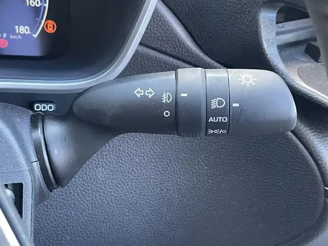 トヨタ カローラ クロス ハイブリッド Z 滋賀県 2023(令5)年 3.1万km プラチナホワイトパールマイカ 純正10.5インチナビ/【Bluetooth/USB/Miracast/フルセグTV】/ハーフレザーシート/バックカメラ/追従クルーズコントロール/プリクラッシュセーフティ/レーンディパーチャーアラート/プロアクティブドライビングアシスト/ブラインドスポットモニター/安心降車アシスト/ロードサインアシスト/LEDヘッドライト/オートマチックハイビーム/クリアランスソナー/前後ドライブレコーダー/D席パワーシート/D/Nシートヒーター/ビルトインETC2.0/パワーバックドア/電動パーキングブレーキ/オートブレーキホールド/純正フロアマット/プッシュスタート/スマートキー/ステアリングリモコン