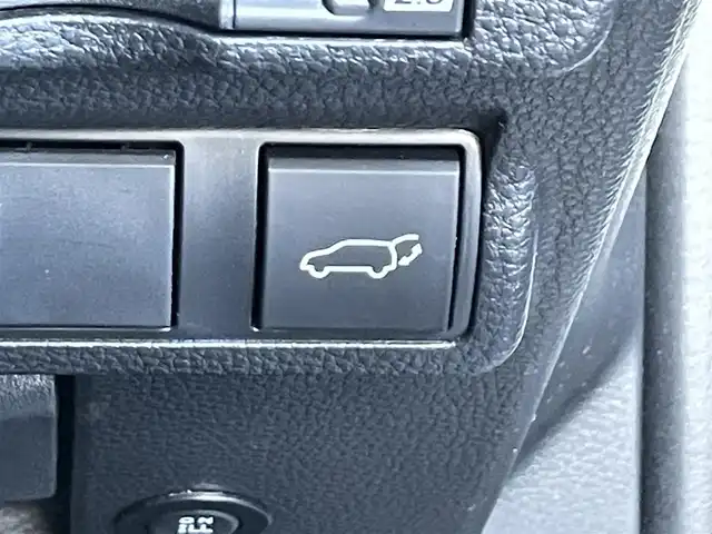 トヨタ カローラ クロス ハイブリッド Z 滋賀県 2023(令5)年 3.1万km プラチナホワイトパールマイカ 純正10.5インチナビ/【Bluetooth/USB/Miracast/フルセグTV】/ハーフレザーシート/バックカメラ/追従クルーズコントロール/プリクラッシュセーフティ/レーンディパーチャーアラート/プロアクティブドライビングアシスト/ブラインドスポットモニター/安心降車アシスト/ロードサインアシスト/LEDヘッドライト/オートマチックハイビーム/クリアランスソナー/前後ドライブレコーダー/D席パワーシート/D/Nシートヒーター/ビルトインETC2.0/パワーバックドア/電動パーキングブレーキ/オートブレーキホールド/純正フロアマット/プッシュスタート/スマートキー/ステアリングリモコン