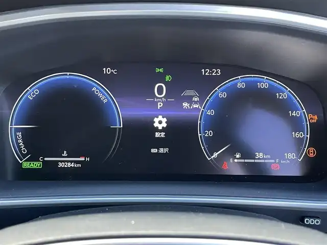 トヨタ カローラ クロス ハイブリッド Z 滋賀県 2023(令5)年 3.1万km プラチナホワイトパールマイカ 純正10.5インチナビ/【Bluetooth/USB/Miracast/フルセグTV】/ハーフレザーシート/バックカメラ/追従クルーズコントロール/プリクラッシュセーフティ/レーンディパーチャーアラート/プロアクティブドライビングアシスト/ブラインドスポットモニター/安心降車アシスト/ロードサインアシスト/LEDヘッドライト/オートマチックハイビーム/クリアランスソナー/前後ドライブレコーダー/D席パワーシート/D/Nシートヒーター/ビルトインETC2.0/パワーバックドア/電動パーキングブレーキ/オートブレーキホールド/純正フロアマット/プッシュスタート/スマートキー/ステアリングリモコン