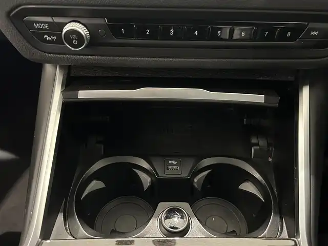 ＢＭＷ ３２０ｄ 熊本県 2020(令2)年 5万km アルピンホワイトⅢ ・ワンオーナー/・スマートキー/・プッシュスタート/・インテリジェントセーフティ/・注意喚起アシスタント/・ステアリングアシスト/・PDC自動起動/・アクティブPDC緊急ブレーキ/・パーキングアシスト/・クルーズコントロール(追従式)/・黒革シート/・前席パワーdシート/・前席シートヒーター/・純正メモリナビ/　【Bluetooth・USB・AppleCarPlay・AndroidAuto】/・全方位カメ/・ETC/・ワイヤレス充電/・ドライブレコーダー(前後録画)/・パワートランク/・LEDヘッドランプ/・LEDフォグランプ/・純正マット