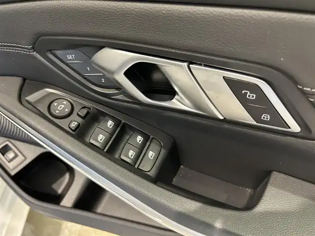 ＢＭＷ ３２０ｄ 熊本県 2020(令2)年 5万km アルピンホワイトⅢ ・ワンオーナー/・スマートキー/・プッシュスタート/・インテリジェントセーフティ/・注意喚起アシスタント/・ステアリングアシスト/・PDC自動起動/・アクティブPDC緊急ブレーキ/・パーキングアシスト/・クルーズコントロール(追従式)/・黒革シート/・前席パワーdシート/・前席シートヒーター/・純正メモリナビ/　【Bluetooth・USB・AppleCarPlay・AndroidAuto】/・全方位カメ/・ETC/・ワイヤレス充電/・ドライブレコーダー(前後録画)/・パワートランク/・LEDヘッドランプ/・LEDフォグランプ/・純正マット