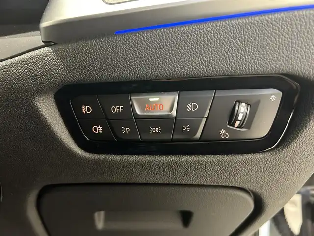 ＢＭＷ ３２０ｄ 熊本県 2020(令2)年 5万km アルピンホワイトⅢ ・ワンオーナー/・スマートキー/・プッシュスタート/・インテリジェントセーフティ/・注意喚起アシスタント/・ステアリングアシスト/・PDC自動起動/・アクティブPDC緊急ブレーキ/・パーキングアシスト/・クルーズコントロール(追従式)/・黒革シート/・前席パワーdシート/・前席シートヒーター/・純正メモリナビ/　【Bluetooth・USB・AppleCarPlay・AndroidAuto】/・全方位カメ/・ETC/・ワイヤレス充電/・ドライブレコーダー(前後録画)/・パワートランク/・LEDヘッドランプ/・LEDフォグランプ/・純正マット