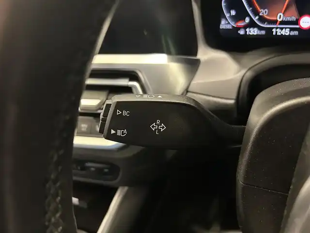 ＢＭＷ ３２０ｄ 熊本県 2020(令2)年 5万km アルピンホワイトⅢ ・ワンオーナー/・スマートキー/・プッシュスタート/・インテリジェントセーフティ/・注意喚起アシスタント/・ステアリングアシスト/・PDC自動起動/・アクティブPDC緊急ブレーキ/・パーキングアシスト/・クルーズコントロール(追従式)/・黒革シート/・前席パワーdシート/・前席シートヒーター/・純正メモリナビ/　【Bluetooth・USB・AppleCarPlay・AndroidAuto】/・全方位カメ/・ETC/・ワイヤレス充電/・ドライブレコーダー(前後録画)/・パワートランク/・LEDヘッドランプ/・LEDフォグランプ/・純正マット