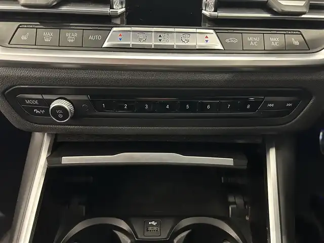 ＢＭＷ ３２０ｄ 熊本県 2020(令2)年 5万km アルピンホワイトⅢ ・ワンオーナー/・スマートキー/・プッシュスタート/・インテリジェントセーフティ/・注意喚起アシスタント/・ステアリングアシスト/・PDC自動起動/・アクティブPDC緊急ブレーキ/・パーキングアシスト/・クルーズコントロール(追従式)/・黒革シート/・前席パワーdシート/・前席シートヒーター/・純正メモリナビ/　【Bluetooth・USB・AppleCarPlay・AndroidAuto】/・全方位カメ/・ETC/・ワイヤレス充電/・ドライブレコーダー(前後録画)/・パワートランク/・LEDヘッドランプ/・LEDフォグランプ/・純正マット