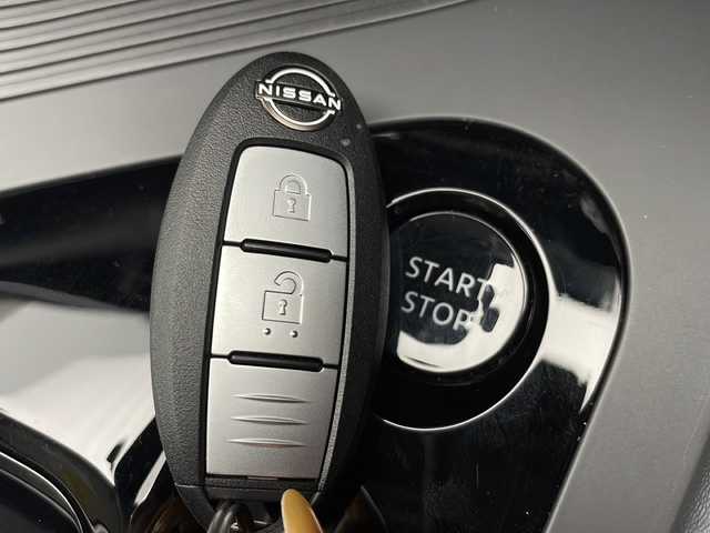 日産 ノート オーテック 愛知県 2021(令3)年 2.9万km オーロラフレアブルーパール /スーパーブラック 2トーン 衝突被害軽減ブレーキ/純正SDナビ/シートヒーター/フルセグTV/CD DVD/Bluetooth/コーナーセンサー/社外アルミホイール/LEDヘッドライト/ステアリングヒーター/ドライブレコーダー/ステアリングスイッチ/スマートキー/プッシュスタート