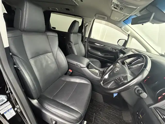 トヨタ アルファード S Cパッケージ 道央・札幌 2018(平30)年 3.5万km ブラック ・4WD/・ディーラーオプション9インチナビ/・フルセグTV/・両側パワースライドドア/・バックモニター/・ETC/・フリップダウンモニター/・セーフティセンス/・プリクラッシュセーフティ/・レーダークルーズコントロール/・オートマチックハイビーム/・レーントレーシングアシスト/・LEDヘッドランプ/・純正18インチアルミホイール/・革巻きステアリングホイール/・ステアリングヒーター/・ブラック合皮シート/・快適温熱シート/・パワーシート/・助手席パワーオットマン/・２列目エグゼグティブパワーシート/・サンシェード/・ウエルカムパワースライドドア機能付スマートエントリー/・SRSエアバック（運転席・助手席・サイド・カーテン）