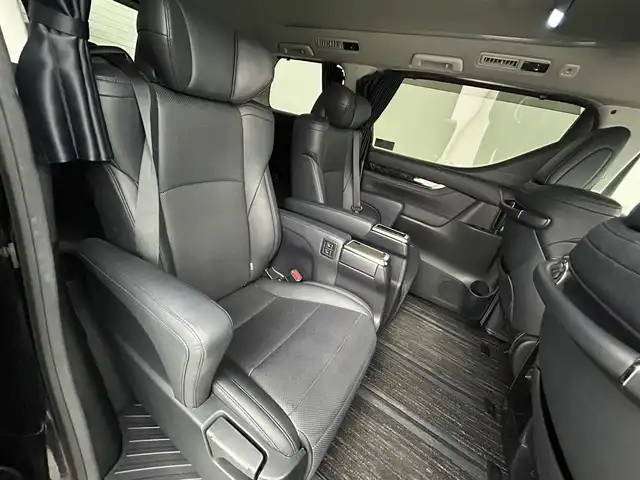 トヨタ アルファード S Cパッケージ 道央・札幌 2018(平30)年 3.5万km ブラック ・4WD/・ディーラーオプション9インチナビ/・フルセグTV/・両側パワースライドドア/・バックモニター/・ETC/・フリップダウンモニター/・セーフティセンス/・プリクラッシュセーフティ/・レーダークルーズコントロール/・オートマチックハイビーム/・レーントレーシングアシスト/・LEDヘッドランプ/・純正18インチアルミホイール/・革巻きステアリングホイール/・ステアリングヒーター/・ブラック合皮シート/・快適温熱シート/・パワーシート/・助手席パワーオットマン/・２列目エグゼグティブパワーシート/・サンシェード/・ウエルカムパワースライドドア機能付スマートエントリー/・SRSエアバック（運転席・助手席・サイド・カーテン）
