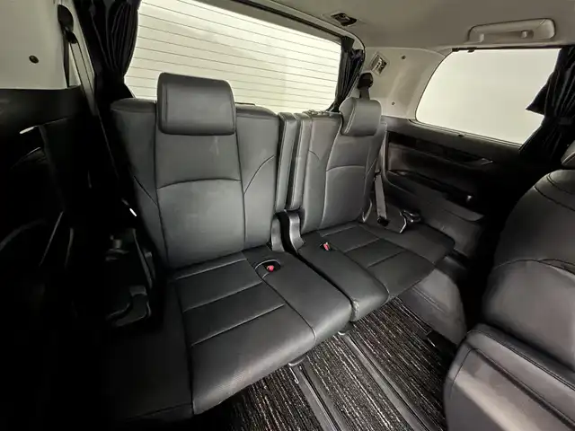 トヨタ アルファード S Cパッケージ 道央・札幌 2018(平30)年 3.5万km ブラック ・4WD/・ディーラーオプション9インチナビ/・フルセグTV/・両側パワースライドドア/・バックモニター/・ETC/・フリップダウンモニター/・セーフティセンス/・プリクラッシュセーフティ/・レーダークルーズコントロール/・オートマチックハイビーム/・レーントレーシングアシスト/・LEDヘッドランプ/・純正18インチアルミホイール/・革巻きステアリングホイール/・ステアリングヒーター/・ブラック合皮シート/・快適温熱シート/・パワーシート/・助手席パワーオットマン/・２列目エグゼグティブパワーシート/・サンシェード/・ウエルカムパワースライドドア機能付スマートエントリー/・SRSエアバック（運転席・助手席・サイド・カーテン）