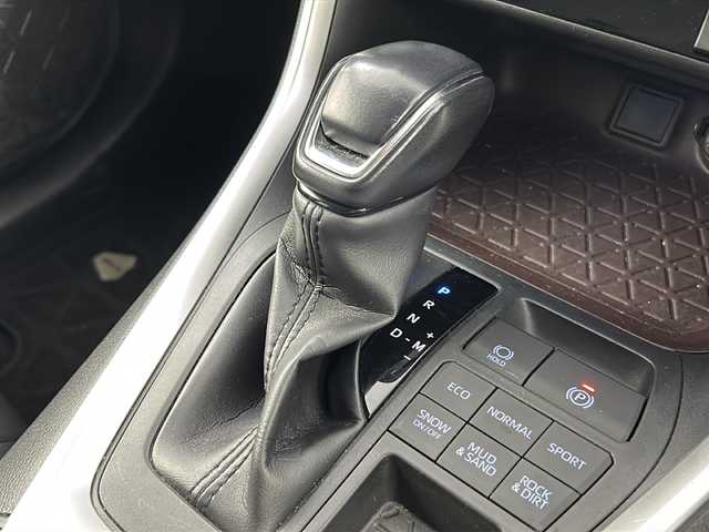 トヨタ ＲＡＶ４ G 愛知県 2020(令2)年 4.3万km アティチュードブラックマイカ 4WD/純正9型SDナビ/（CD/DVD/フルセグTV/Bluetooth)/バックカメラ/トヨタセーフティーセンス/・衝突軽減システム/・レーンキープアシスト/・オートマチックハイビーム/電動リアゲート/アダプティブクルーズコントロール/純正18AW/LEDヘッドライト/ビルトインETC2.0/ブラインドスポットモニター/レザーシート/シートヒーター(前席)/パワーシート(D席)/革巻きステアリング/ステアリングヒーター/ステアリングスイッチ/スマートキー＆プッシュスタート