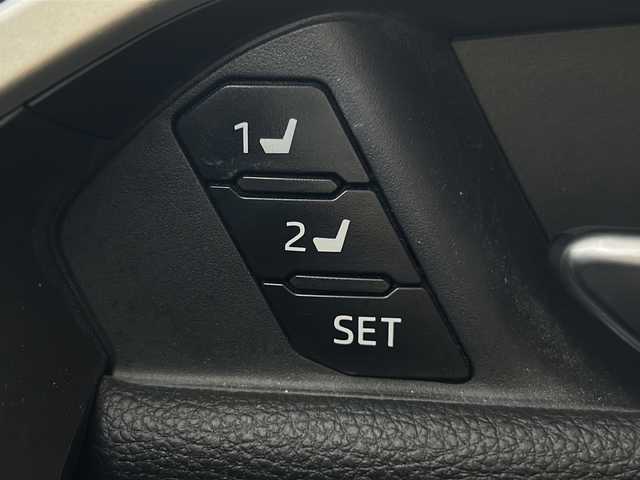 トヨタ ＲＡＶ４ G 愛知県 2020(令2)年 4.3万km アティチュードブラックマイカ 4WD/純正9型SDナビ/（CD/DVD/フルセグTV/Bluetooth)/バックカメラ/トヨタセーフティーセンス/・衝突軽減システム/・レーンキープアシスト/・オートマチックハイビーム/電動リアゲート/アダプティブクルーズコントロール/純正18AW/LEDヘッドライト/ビルトインETC2.0/ブラインドスポットモニター/レザーシート/シートヒーター(前席)/パワーシート(D席)/革巻きステアリング/ステアリングヒーター/ステアリングスイッチ/スマートキー＆プッシュスタート