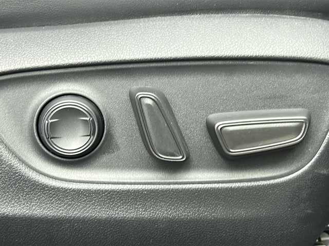 トヨタ ＲＡＶ４ G 愛知県 2020(令2)年 4.3万km アティチュードブラックマイカ 4WD/純正9型SDナビ/（CD/DVD/フルセグTV/Bluetooth)/バックカメラ/トヨタセーフティーセンス/・衝突軽減システム/・レーンキープアシスト/・オートマチックハイビーム/電動リアゲート/アダプティブクルーズコントロール/純正18AW/LEDヘッドライト/ビルトインETC2.0/ブラインドスポットモニター/レザーシート/シートヒーター(前席)/パワーシート(D席)/革巻きステアリング/ステアリングヒーター/ステアリングスイッチ/スマートキー＆プッシュスタート