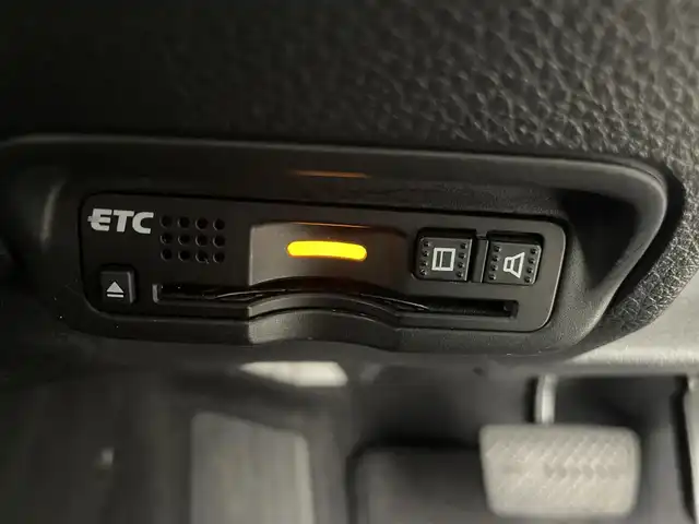 ホンダ ヴェゼル ハイブリッド Z ホンダセンシング 茨城県 2016(平28)年 4.9万km ホワイトオーキッドパール 純正ナビ［VXM-164VFi］/ワンセグ再生可/Honda SENSING/・衝突軽減ブレーキ/・誤発進抑制機能/・歩行者事故軽減ステアリング/・路外逸脱抑制機能/・アダプティブクルーズコントロール/・車線維持支援システム/・先行車発進お知らせシステム/・標識認識機能/レザーシート/シートヒーター/純正アルミホイール/純正フロアマット/ビルトインETC