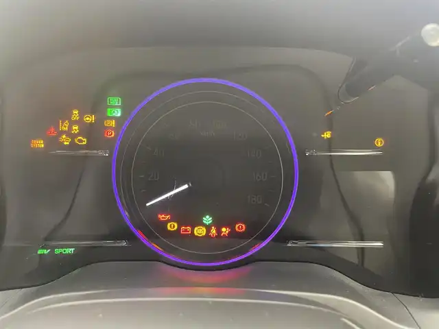 ホンダ ヴェゼル ハイブリッド Z ホンダセンシング 茨城県 2016(平28)年 4.9万km ホワイトオーキッドパール 純正ナビ［VXM-164VFi］/ワンセグ再生可/Honda SENSING/・衝突軽減ブレーキ/・誤発進抑制機能/・歩行者事故軽減ステアリング/・路外逸脱抑制機能/・アダプティブクルーズコントロール/・車線維持支援システム/・先行車発進お知らせシステム/・標識認識機能/レザーシート/シートヒーター/純正アルミホイール/純正フロアマット/ビルトインETC