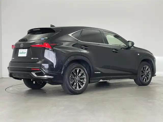 レクサス ＮＸ 300h クール&ブライト 埼玉県 2021(令3)年 3.7万km グラファイトブラックガラスフレーク サンルーフ　純正１０．１インチナビ　バックカメラ　黒レザー　ＢＳＭ　三眼ライト　ビルトインＥＴＣ２．０　メモリシート　シートヒーターベンチレーション　レーダークルーズコントロール　ステアリングヒーター　パドルシフト  純正アルミ　地デジTV