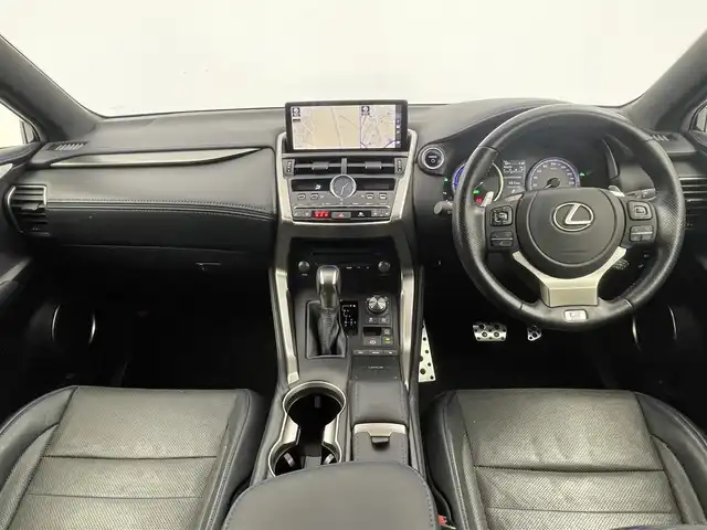 レクサス ＮＸ 300h クール&ブライト 埼玉県 2021(令3)年 3.7万km グラファイトブラックガラスフレーク サンルーフ　純正１０．１インチナビ　バックカメラ　黒レザー　ＢＳＭ　三眼ライト　ビルトインＥＴＣ２．０　メモリシート　シートヒーターベンチレーション　レーダークルーズコントロール　ステアリングヒーター　パドルシフト  純正アルミ　地デジTV