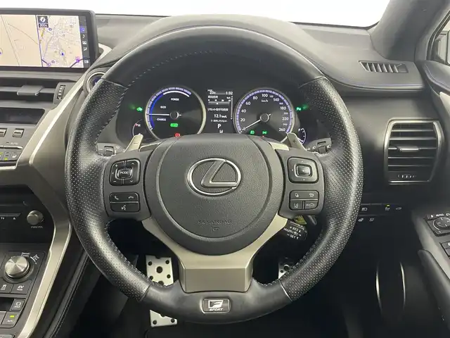 レクサス ＮＸ 300h クール&ブライト 埼玉県 2021(令3)年 3.7万km グラファイトブラックガラスフレーク サンルーフ　純正１０．１インチナビ　バックカメラ　黒レザー　ＢＳＭ　三眼ライト　ビルトインＥＴＣ２．０　メモリシート　シートヒーターベンチレーション　レーダークルーズコントロール　ステアリングヒーター　パドルシフト  純正アルミ　地デジTV