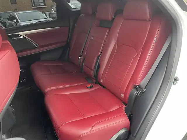 レクサス ＲＸ 450h Fスポーツ 埼玉県 2016(平28)年 1万km ホワイトノーヴァガラスフレーク ワンオーナー/４ＷＤ/サンルーフ/赤革シート/前席エアシート＆シートヒーター/Ｄ席メモリー付前席パワーシート/純正メモリーナビ＆フルセグＴＶ/（ＤＶＤ＆ＣＤ＆ＢＴ）/ビルトインＥＴＣ（２.０）/衝突被害軽減システム/レーンキープアシスト/ブラインドスポットモニター/リヤクロストラフィックアラート/コーナーセンサー/レーダークルーズコントロール/パドルシフト/ステアリングヒーター/ステアリングリモコン/革巻きステアリング/ヘッドアップディスプレイ/パワーバックドア/純正エアロ/純正２０inアルミホイール/オートハイビーム/オートライト/ＬＥＤライト/ウィンカーミラー/オート電動格納ミラー/スマートキー/プッシュスタート/Ｗ＆サイド＆カーテンエアバッグ/横滑り防止装置/ＡＢＳ/ドアバイザー/ゴムマット/新車保証書/取扱説明書/ナビ取扱説明書/スマートスペアキー有