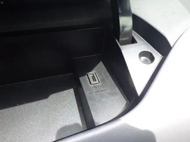 日産 セレナ ハイウェイスター V 千葉県 2020(令2)年 3.7万km ブリリアントホワイトパール ワンオーナー/エマージェンシーブレーキ/クルーズコントロール/アイドリングストップ/両側パワースライドドア/9インチ純正SDナビ/地デジTV/【DVD/CD再生機能　Bluetooth接続】/アラウンドビューモニター/ドライブレコーダー/ETC/LEDヘッドライト/LEDフォグライト/ウインカーミラー/コーナーセンサー/純正16インチアルミホイル/サイド/カーテンエアバッグ/インテリジェントキー