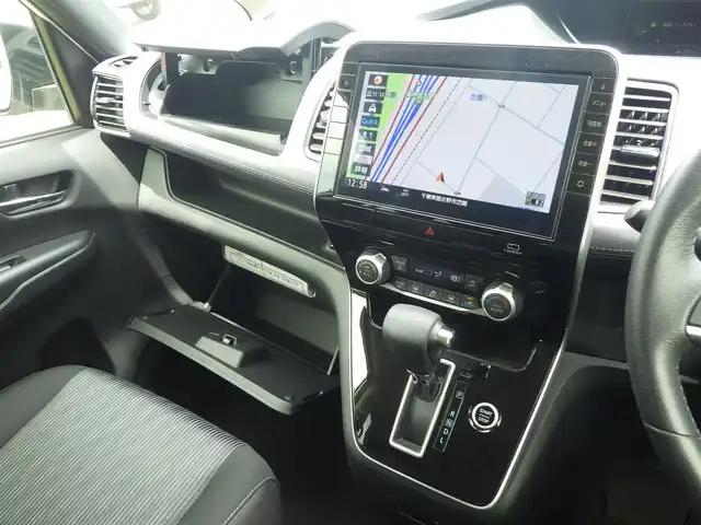 日産 セレナ ハイウェイスター V 千葉県 2020(令2)年 3.7万km ブリリアントホワイトパール ワンオーナー/エマージェンシーブレーキ/クルーズコントロール/アイドリングストップ/両側パワースライドドア/9インチ純正SDナビ/地デジTV/【DVD/CD再生機能　Bluetooth接続】/アラウンドビューモニター/ドライブレコーダー/ETC/LEDヘッドライト/LEDフォグライト/ウインカーミラー/コーナーセンサー/純正16インチアルミホイル/サイド/カーテンエアバッグ/インテリジェントキー