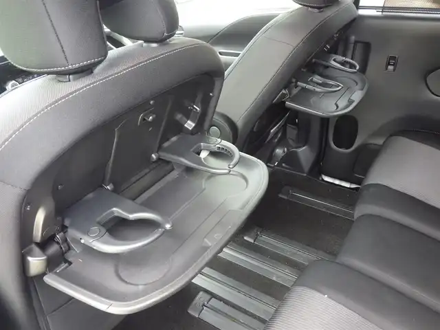 日産 セレナ ハイウェイスター V 千葉県 2020(令2)年 3.7万km ブリリアントホワイトパール ワンオーナー/エマージェンシーブレーキ/クルーズコントロール/アイドリングストップ/両側パワースライドドア/9インチ純正SDナビ/地デジTV/【DVD/CD再生機能　Bluetooth接続】/アラウンドビューモニター/ドライブレコーダー/ETC/LEDヘッドライト/LEDフォグライト/ウインカーミラー/コーナーセンサー/純正16インチアルミホイル/サイド/カーテンエアバッグ/インテリジェントキー