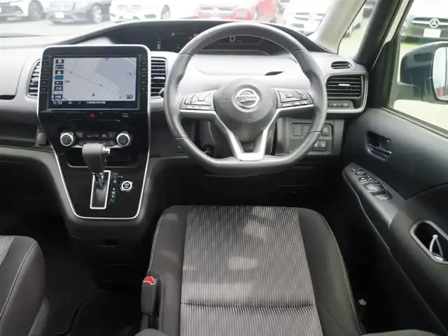 日産 セレナ ハイウェイスター V 千葉県 2020(令2)年 3.7万km ブリリアントホワイトパール ワンオーナー/エマージェンシーブレーキ/クルーズコントロール/アイドリングストップ/両側パワースライドドア/9インチ純正SDナビ/地デジTV/【DVD/CD再生機能　Bluetooth接続】/アラウンドビューモニター/ドライブレコーダー/ETC/LEDヘッドライト/LEDフォグライト/ウインカーミラー/コーナーセンサー/純正16インチアルミホイル/サイド/カーテンエアバッグ/インテリジェントキー