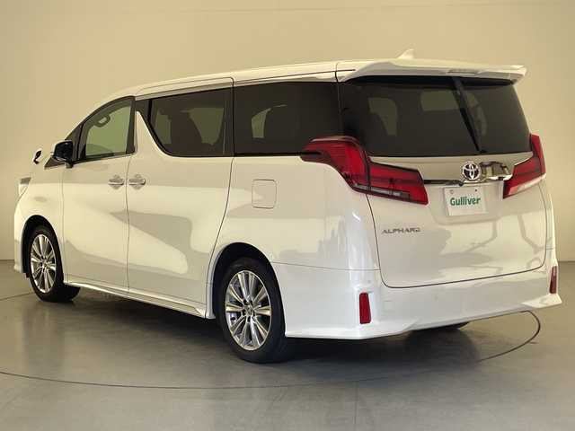 トヨタ アルファード S タイプゴールド 宮崎県 2020(令2)年 3.4万km ホワイトパールクリスタルシャイン 禁煙車/トヨタセーフティセンス/純正9型ディスプレイオーディオ/（T-CONNECT/Bluetooth/DVD/FMAM/フルセグTV)/純正12.1型リアフリップダウンモニター/(V12T-R68C）/純正ビルトインETC/純正LEDオートライト/純正LEDフォグ/純正18インチアルミ/純正オートアラーム/純正フロアマット/両側電動スライドドア/パワーバックドア/プリクラッシュセーフティ/オートマチックハイビーム/レーンディパーチャーアラート/アダプティブクルーズコントロール/ブラインドスポットモニター/クリアランスソナー/電子パーキング/オートホールド/デジタルインナーミラー/ドライブレコーダー/ウッドコンビ本革巻ハンドル/ハーフレザーシート/スマートキー/プッシュエンジンスタート/スペアキー/新車時保証書/取扱い説明書