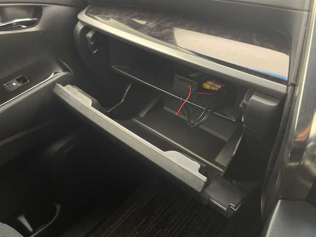 トヨタ アルファード S タイプゴールド 宮崎県 2020(令2)年 3.4万km ホワイトパールクリスタルシャイン 禁煙車/トヨタセーフティセンス/純正9型ディスプレイオーディオ/（T-CONNECT/Bluetooth/DVD/FMAM/フルセグTV)/純正12.1型リアフリップダウンモニター/(V12T-R68C）/純正ビルトインETC/純正LEDオートライト/純正LEDフォグ/純正18インチアルミ/純正オートアラーム/純正フロアマット/両側電動スライドドア/パワーバックドア/プリクラッシュセーフティ/オートマチックハイビーム/レーンディパーチャーアラート/アダプティブクルーズコントロール/ブラインドスポットモニター/クリアランスソナー/電子パーキング/オートホールド/デジタルインナーミラー/ドライブレコーダー/ウッドコンビ本革巻ハンドル/ハーフレザーシート/スマートキー/プッシュエンジンスタート/スペアキー/新車時保証書/取扱い説明書