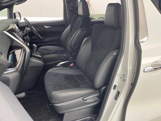 トヨタ アルファード S タイプゴールド 宮崎県 2020(令2)年 3.4万km ホワイトパールクリスタルシャイン 禁煙車/トヨタセーフティセンス/純正9型ディスプレイオーディオ/（T-CONNECT/Bluetooth/DVD/FMAM/フルセグTV)/純正12.1型リアフリップダウンモニター/(V12T-R68C）/純正ビルトインETC/純正LEDオートライト/純正LEDフォグ/純正18インチアルミ/純正オートアラーム/純正フロアマット/両側電動スライドドア/パワーバックドア/プリクラッシュセーフティ/オートマチックハイビーム/レーンディパーチャーアラート/アダプティブクルーズコントロール/ブラインドスポットモニター/クリアランスソナー/電子パーキング/オートホールド/デジタルインナーミラー/ドライブレコーダー/ウッドコンビ本革巻ハンドル/ハーフレザーシート/スマートキー/プッシュエンジンスタート/スペアキー/新車時保証書/取扱い説明書