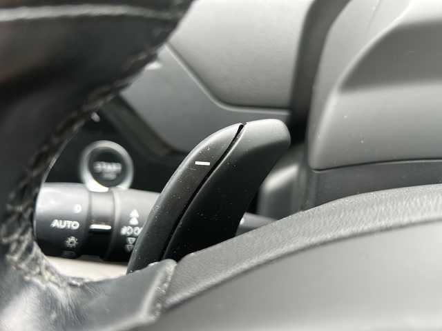シトロエン グランドＣ４ピカソ エクスクルーシブ プラス 大阪府 2016(平28)年 5.1万km ROUGE RUBI 純正メモリナビ/・AM/FM/Bluetooth/・フルセグテレビ/サンルーフ/フリップダウンモニター/全周囲カメラ/ETC/ドライブレコーダー/クルーズコントロール/横滑り防止装置/パドルシフト/電動パーキングブレーキ/コーナーセンサー/LEDヘッドライト/オートマチックハイビーム/オートライト/オートエアコン/プッシュスタートボタン/スマートキー×2/ステアリングリモコン/純正17インチアルミホイール/12V充電器/USBジャック/純正フロアマット/保証書/取扱説明書/ナビ取扱説明書