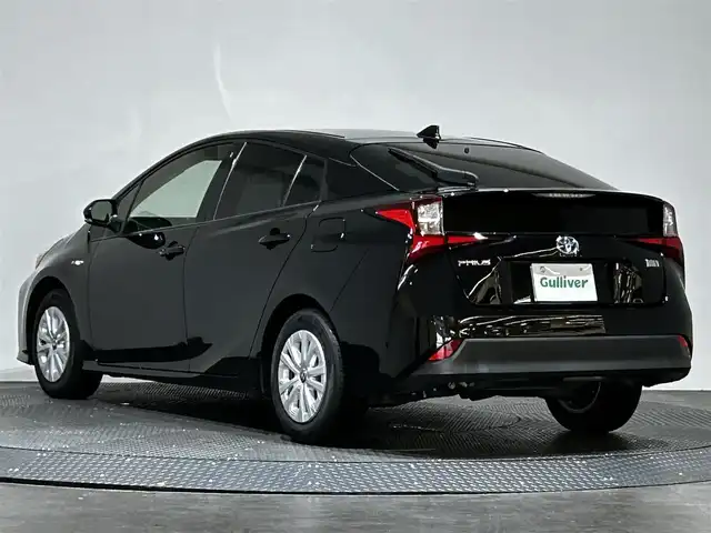 トヨタ プリウス S 愛媛県 2020(令2)年 4.8万km アティチュードブラックマイカ 純正SDナビ　Bluetooth　フルセグ　CD　DVD　バックカメラ　トヨタセーフティセンス　レーンキープ　レーダークルーズコントロール　ビルトインETC　１５インチアルミホイール