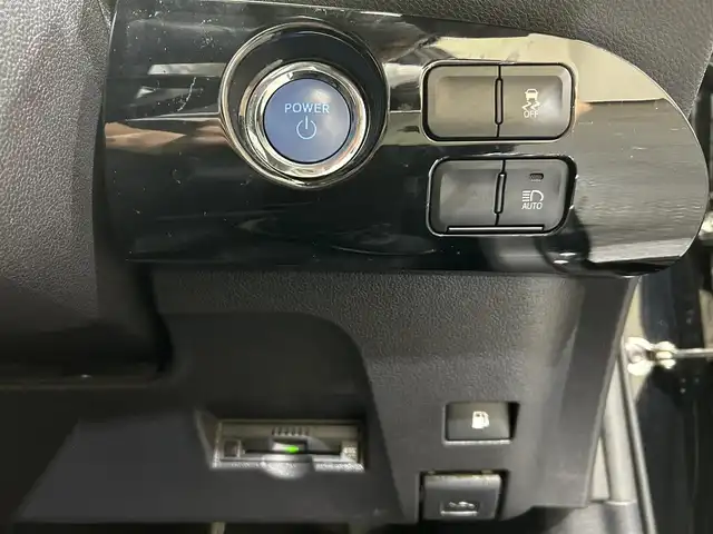 トヨタ プリウス S 愛媛県 2020(令2)年 4.8万km アティチュードブラックマイカ 純正SDナビ　Bluetooth　フルセグ　CD　DVD　バックカメラ　トヨタセーフティセンス　レーンキープ　レーダークルーズコントロール　ビルトインETC　１５インチアルミホイール