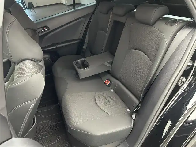 トヨタ プリウス S 愛媛県 2020(令2)年 4.8万km アティチュードブラックマイカ 純正SDナビ　Bluetooth　フルセグ　CD　DVD　バックカメラ　トヨタセーフティセンス　レーンキープ　レーダークルーズコントロール　ビルトインETC　１５インチアルミホイール
