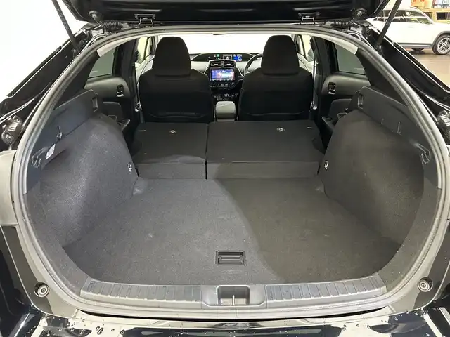 トヨタ プリウス S 愛媛県 2020(令2)年 4.8万km アティチュードブラックマイカ 純正SDナビ　Bluetooth　フルセグ　CD　DVD　バックカメラ　トヨタセーフティセンス　レーンキープ　レーダークルーズコントロール　ビルトインETC　１５インチアルミホイール