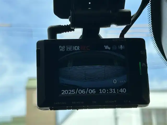 日産 ノート X 大阪府 2022(令4)年 0.2万km ブリリアントシルバー ワンオーナー/セットオプション/・プロパイロット/・プロパイロット緊急停止支援システム（SOSコール機能）/・NISSAN　CONNECT　ナビゲーションシステム/・NISSAN　CONNECT専用車載器通信ユニット/・統合型インターフェイスディスプレイ/・AM/FM/BT/フルセグ/Apple Car Play/・インテリジェントアラウンドビューモニター/・インテリジェントルームミラー/・USB電源ソケット/タイプA/タイプC/・ワイアレス充電器（置き型）/・後側方衝突防止支援システム/・後側方車両検知警報（BSM・RCTA）/セーフティーセンス/・インテリジェントエマージェンシーブレーキ/・踏み間違い防止アシスト/・前方衝突予測警報/・車線逸脱警報/・車線逸脱防止支援/・ふらつき警報/純正フロアマット/スペアキー/取扱説明書/保証書/記録簿R4/R5/R6